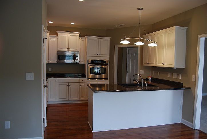 2nd image of 326 Holly Ridge Dr