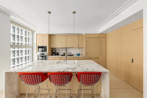 Rented by Compass | media 27