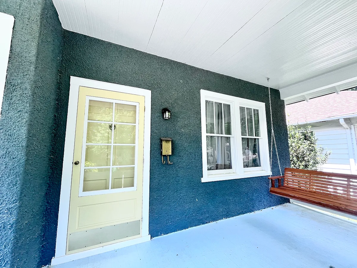 Building Photo - 212 W Blake Ln