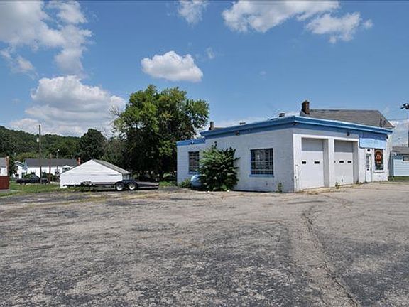 4th image of 3309 Decoursey Ave