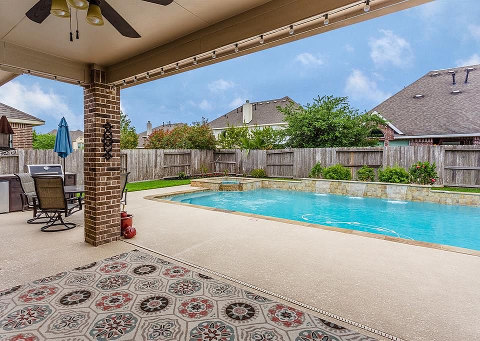 1st image of 11102 Via Capri Ct