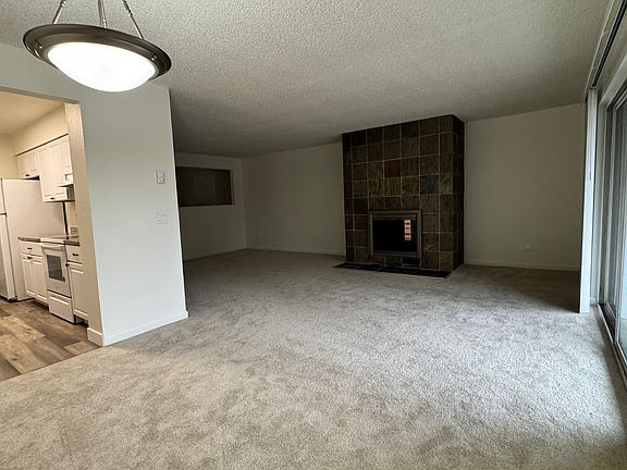 3rd image of 4002 W Lk Samm Pkwy NE #B8