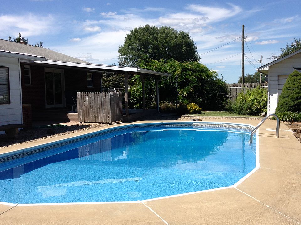 Brand new liner in pool
