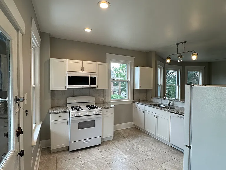 4500 Ashland Ave #2 — Photo 3