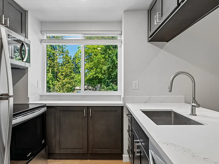 12607 NE 119th St #5 — Photo 10