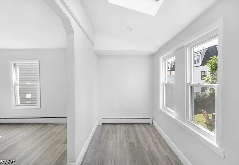 16 New St #2 — Photo 11