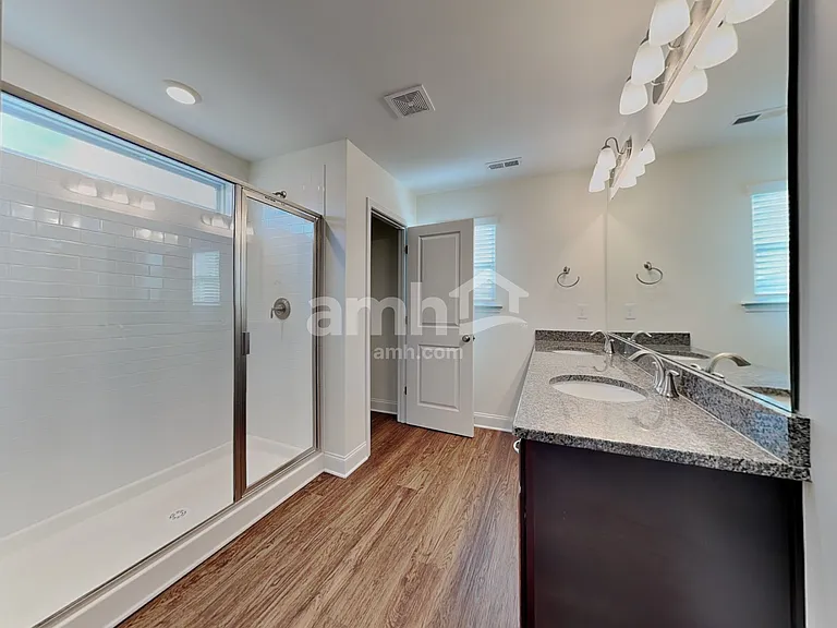 2141 Laurel Village Cir — Photo 16