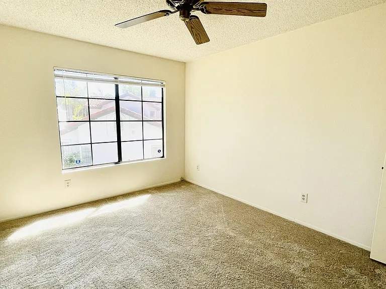 3488 Voyager Cir — Photo 17
