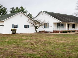 16245 N McCauley Ln, Mount Vernon, IL 62864