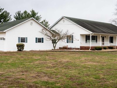 16245 N McCauley Ln, Mount Vernon, IL, 62864