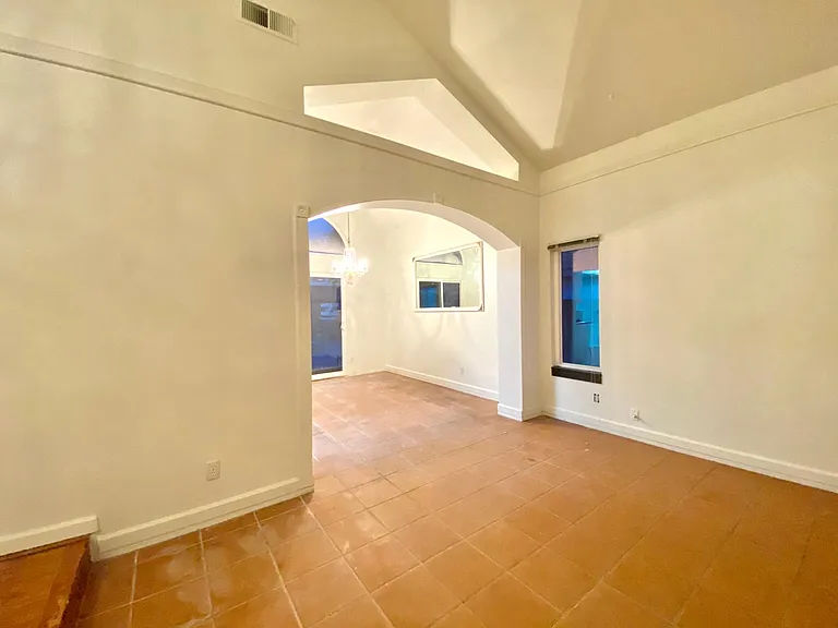 12900 Pan Am Blvd — Photo 7