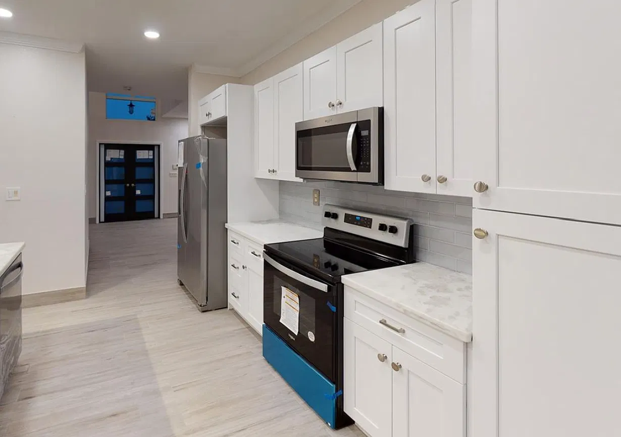 5 bed, 3.5 bath, 1923 sqft, $6,200 — Photo 1