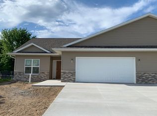772 Escalade Ln SE, Owatonna, MN 55060
