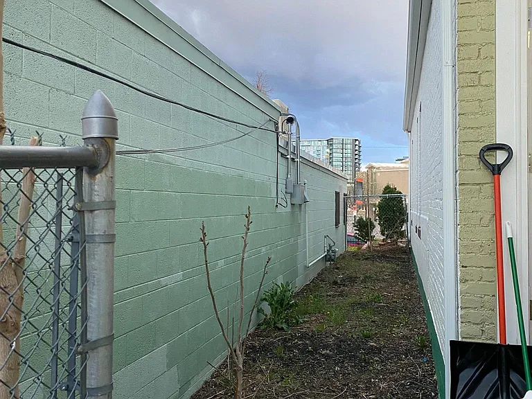 973 Galapago St — Photo 21
