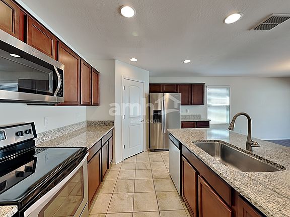 3rd image of 1508 N Banning