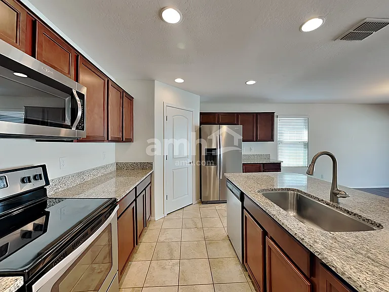 1508 N Banning — Photo 3