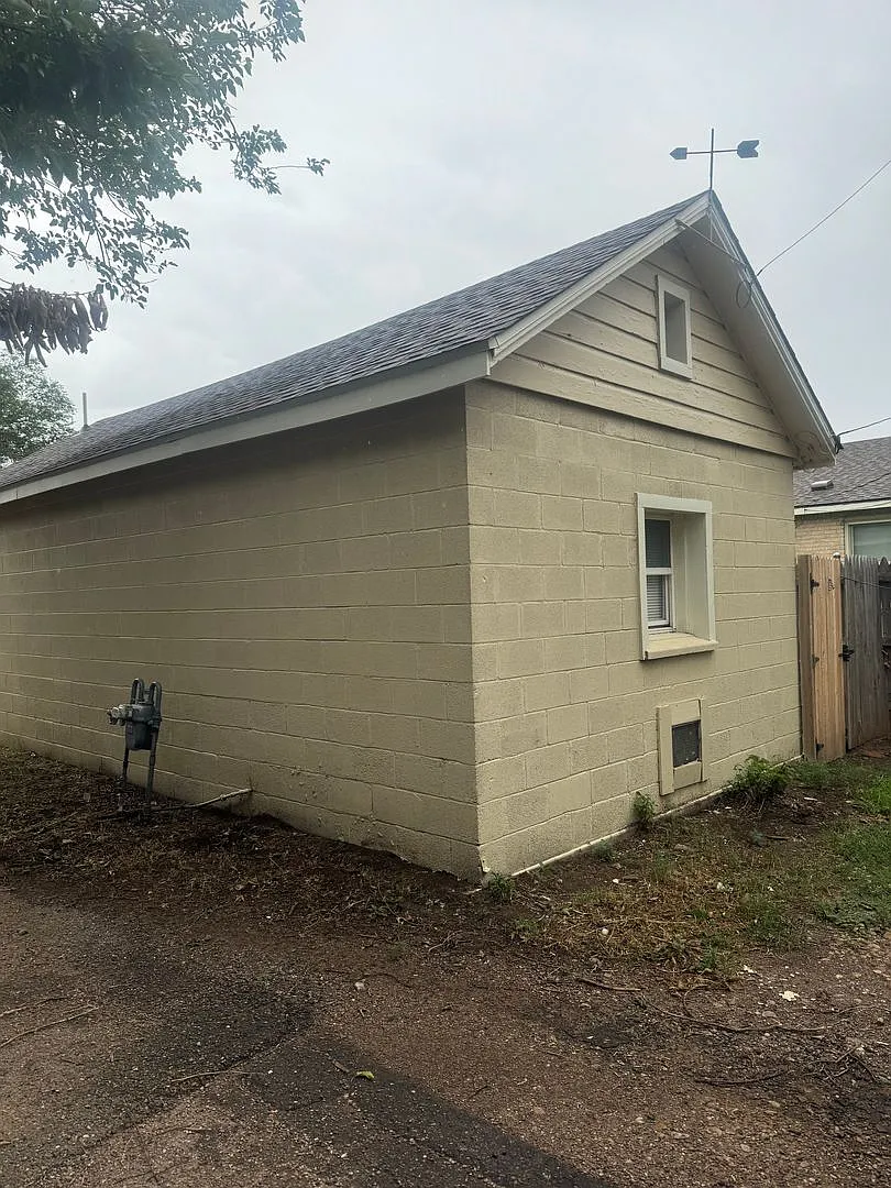 Efficiency Stand Alone Back-house in Bivins! All Utilities Paid!! — Photo 1