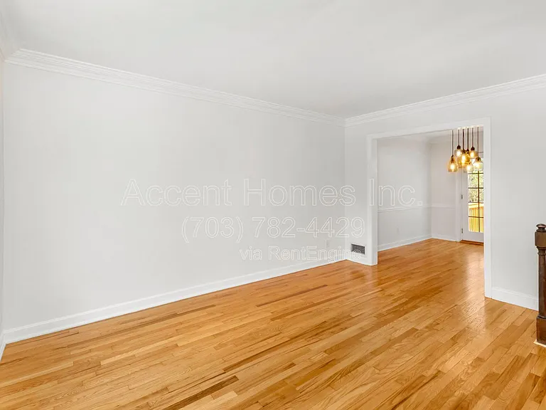 712 S Alfred St — Photo 4