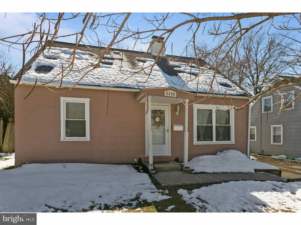 2326 Edwards Rd photo 1