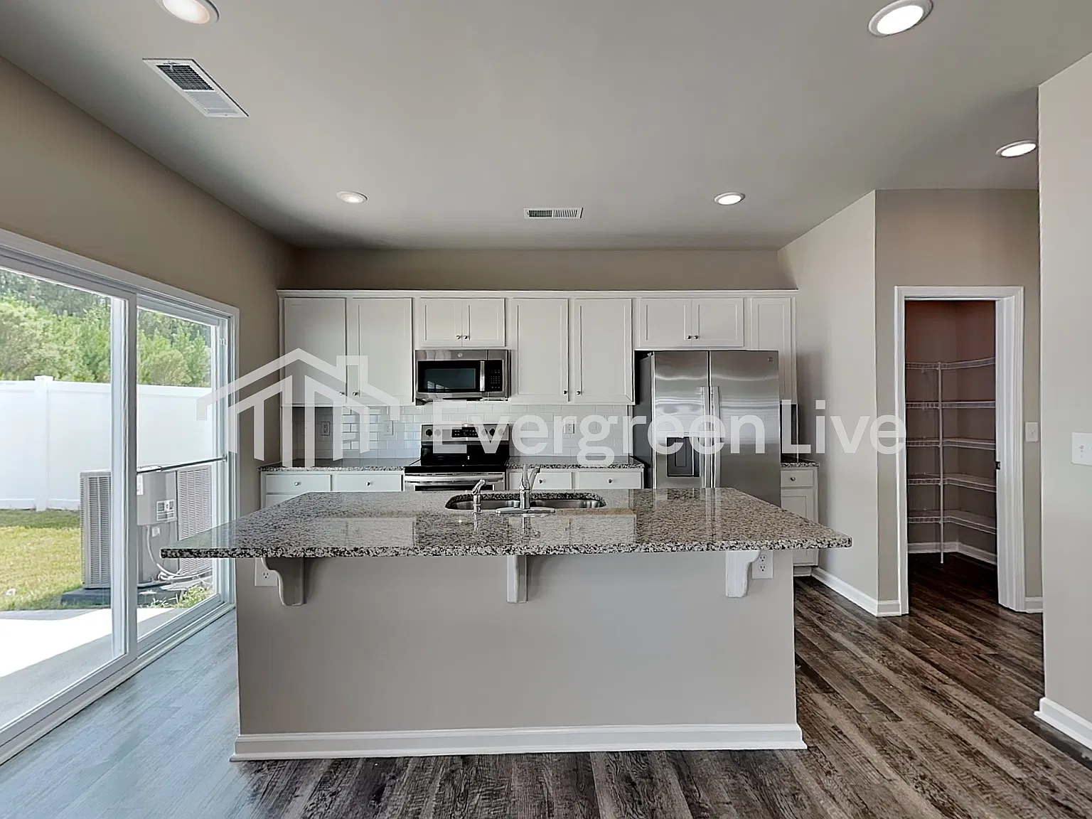 4 bed, 3.0 bath, 2180 sqft, $2,195 — Photo 3