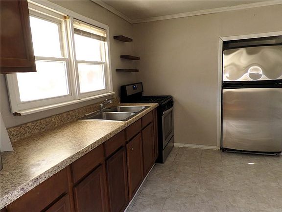 3rd image of 5230 Edith Ave
