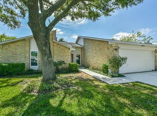 9846 Sageorchard Ln, Houston, TX 77089