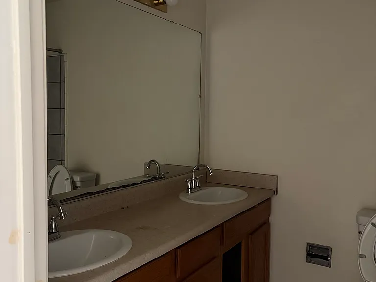 307 University Ave — Photo 9