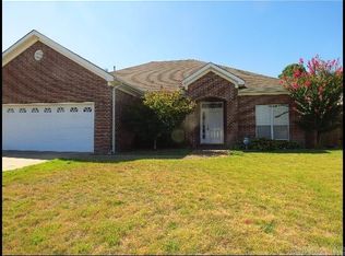 5 Robyn Ln, Little Rock, AR 72223