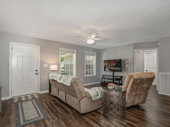 4th image of 1649 Vista Ln