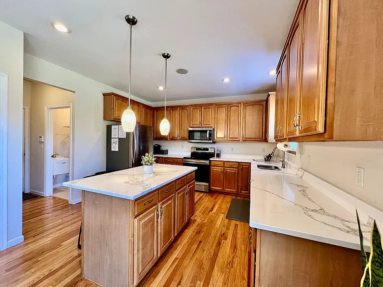 6608 Rosemont Ln — Photo 43