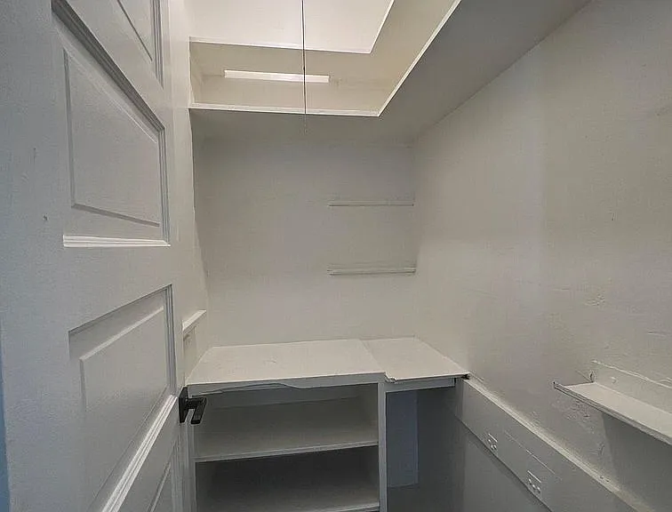 4323 W Henderson St #2 — Photo 13