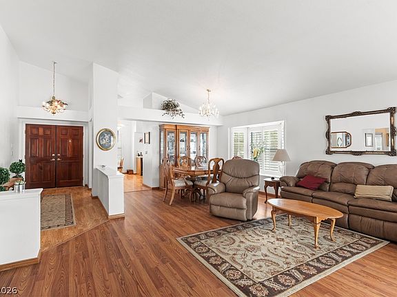 2nd image of 5 Barton Spring Cir