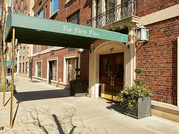 5th image of 1045 Park Ave #4C