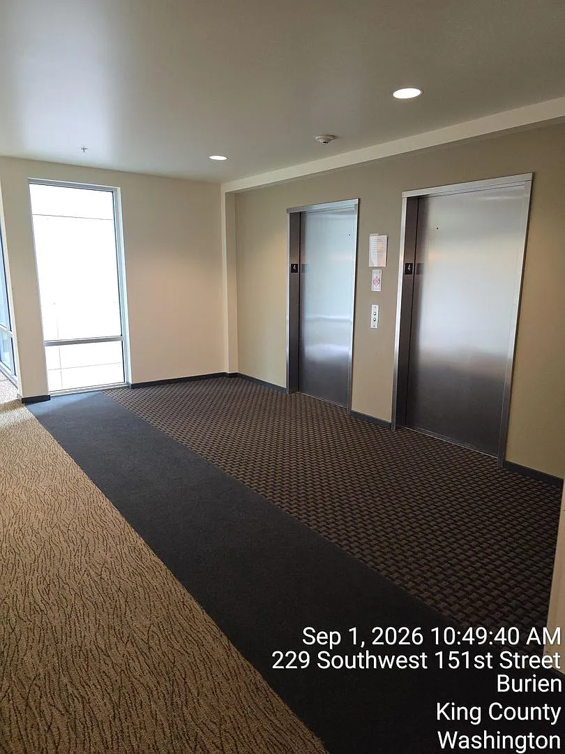 Burien Town Square 1 bedroom on the 4th floor, with 1 car parking space in garage - Available now!! — Photo 3