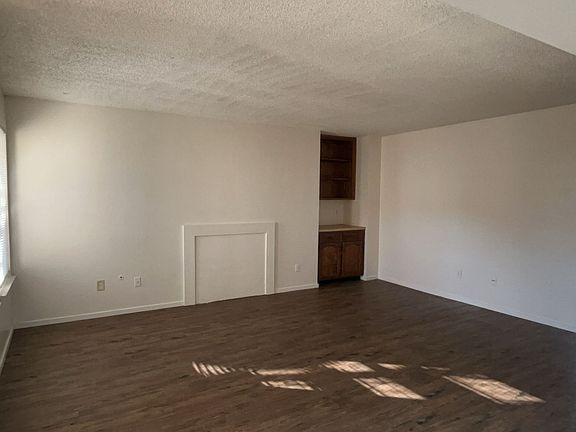 4th image of 1301-1347 S Court St #1315