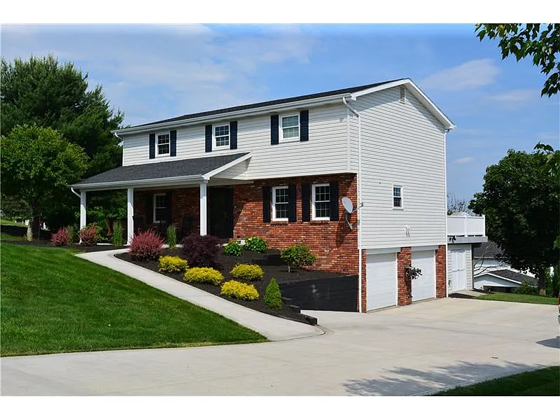 3032 Investors Rd photo 1