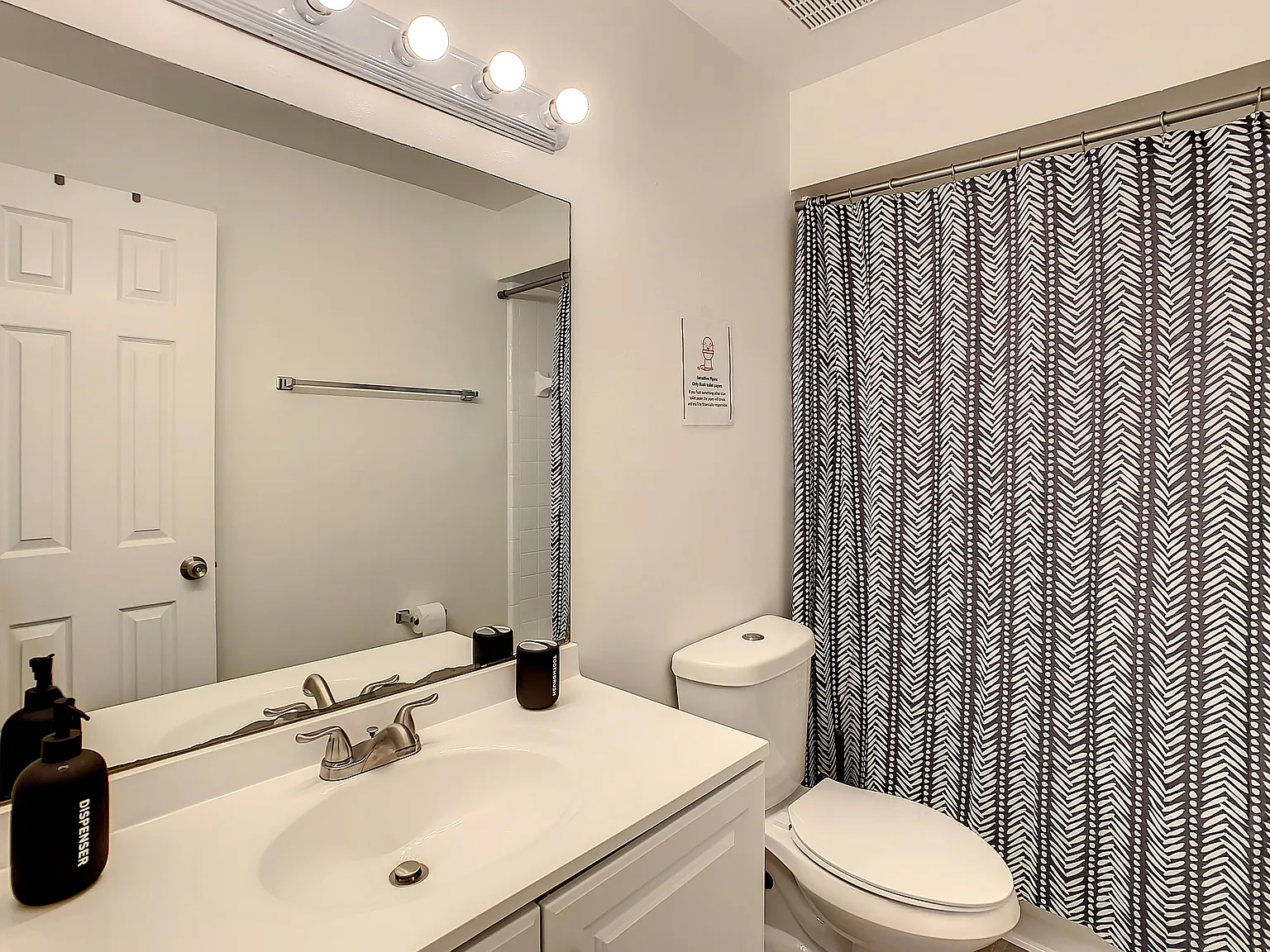 4 bed, 3.0 bath, 2274 sqft, $962 — Photo 3