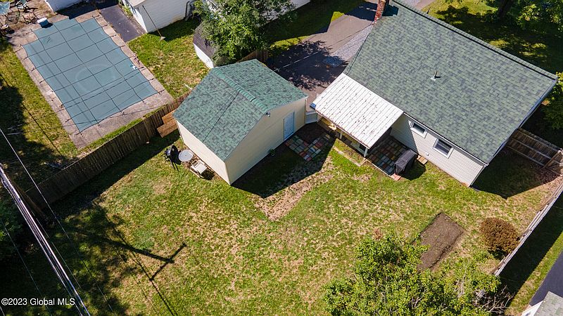 5th image of 11 Perry Avenue