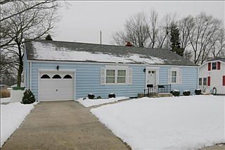 2nd image of 49 W Meadowlawn Ave