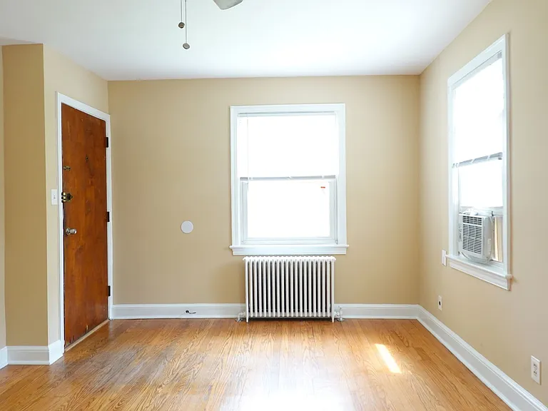 8210 Greenwood Ave — Photo 27