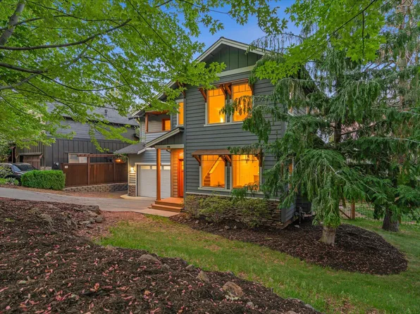 578 Greyhawk Ave, Bend, OR 97703