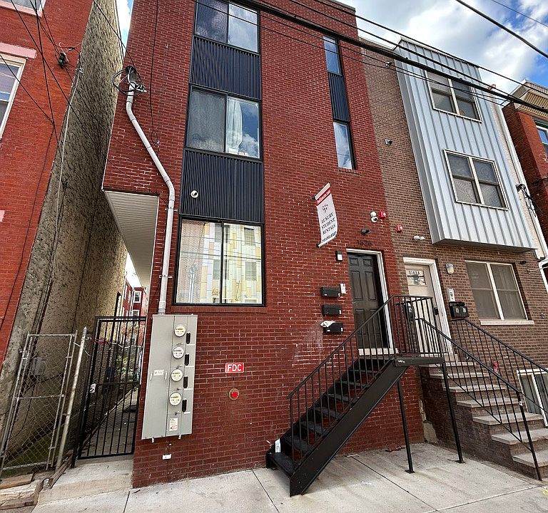 Front of 1626 N Willington St