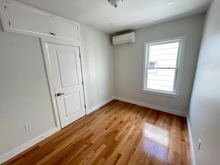 40 Thorndike St — Photo 16