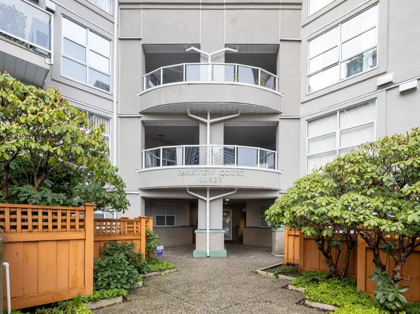 10533 University Dr #313, Surrey, BC V3T 5T7