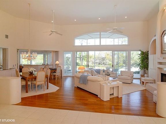 05_7023SEMorningDoveWay_93_LivingRoomDin