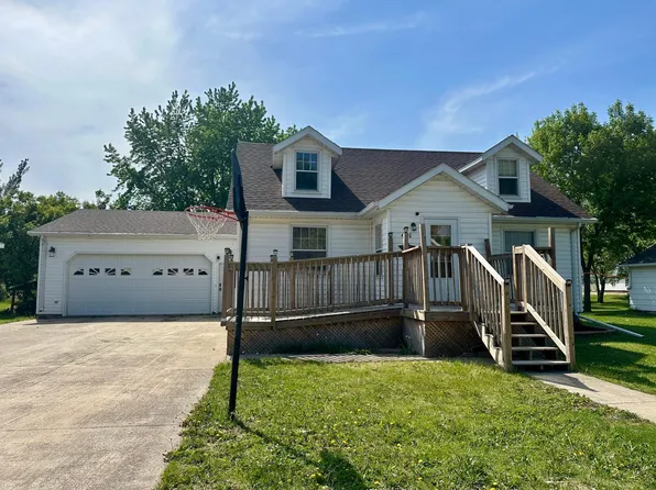 401 Lorrain St, Milroy, MN 56263