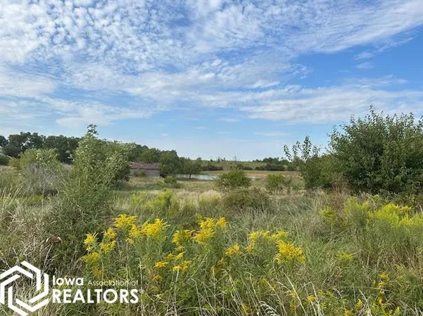 2315 Lake Trl, Fairfield, IA 52556