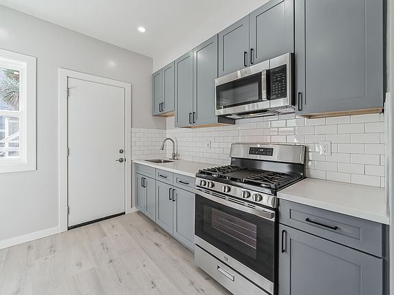 2nd image of 429 Linden St #429
