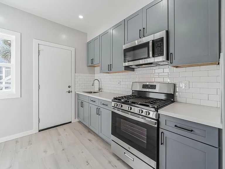 429 Linden St #429 — Photo 2