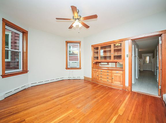 3rd image of 3939 N Oakley Ave